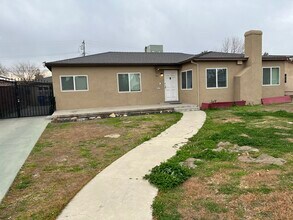 331 10th St in Bakersfield, CA - Building Photo - Building Photo