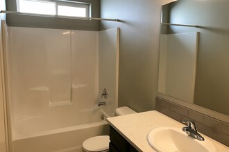 60881 SE Sweet Pea Dr in Bend, OR - Building Photo - Building Photo