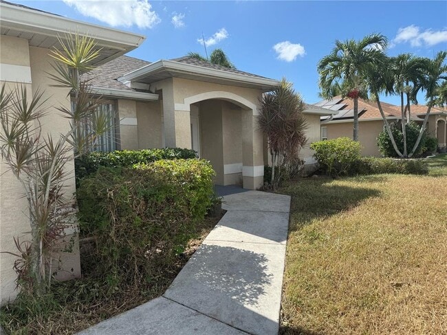 2018 SW 30th St in Cape Coral, FL - Building Photo - Building Photo