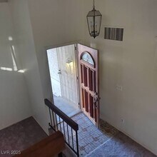 321 S Bent Creek Dr in Las Vegas, NV - Building Photo - Building Photo