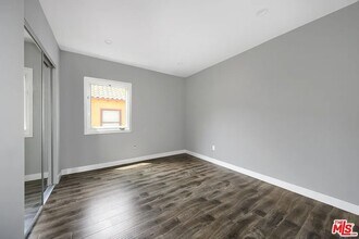 1048-1050 Meadowbrook Ave in Los Angeles, CA - Building Photo - Building Photo