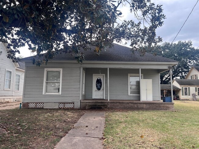 513 W Caney St in Wharton, TX - Building Photo - Building Photo