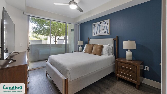 2323 E Highland Ave in Phoenix, AZ - Building Photo - Building Photo