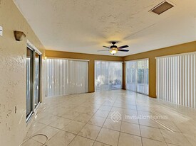 6358 Dania St in Jupiter, FL - Foto de edificio - Building Photo