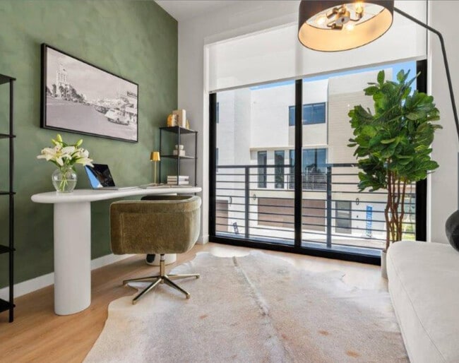 11285 Biscayne Blvd, Unit 811 in Miami, FL - Building Photo - Building Photo