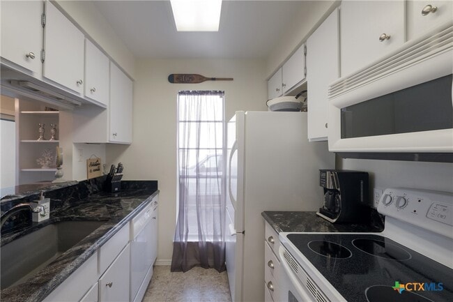 property at 1135 Parkview Dr