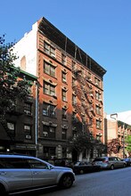 330-334 W 15th St in New York, NY - Building Photo - Building Photo