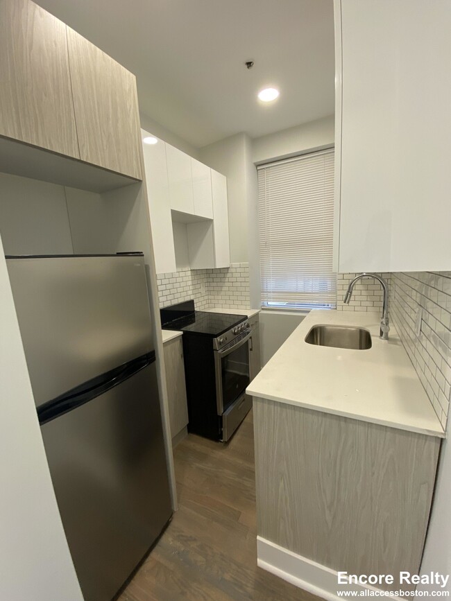 110 Park St, Unit 6 in Boston, MA - Building Photo - Building Photo