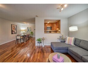 3120 Dean Ct in Minneapolis, MN - Building Photo - Building Photo