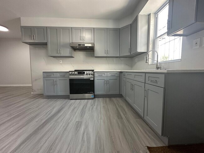 599 Ocean Ave in Jersey City, NJ - Building Photo - Building Photo