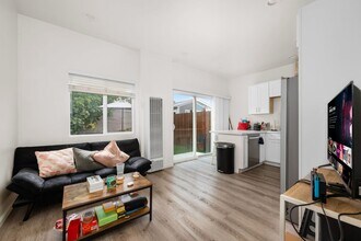 5394 Redding Rd in San Diego, CA - Building Photo - Building Photo