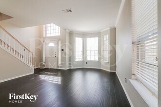 6605 Sandgate Dr in Arlington, TX - Foto de edificio - Building Photo