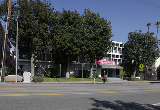 Oxnard Apartments in Van Nuys, CA - Building Photo - Building Photo