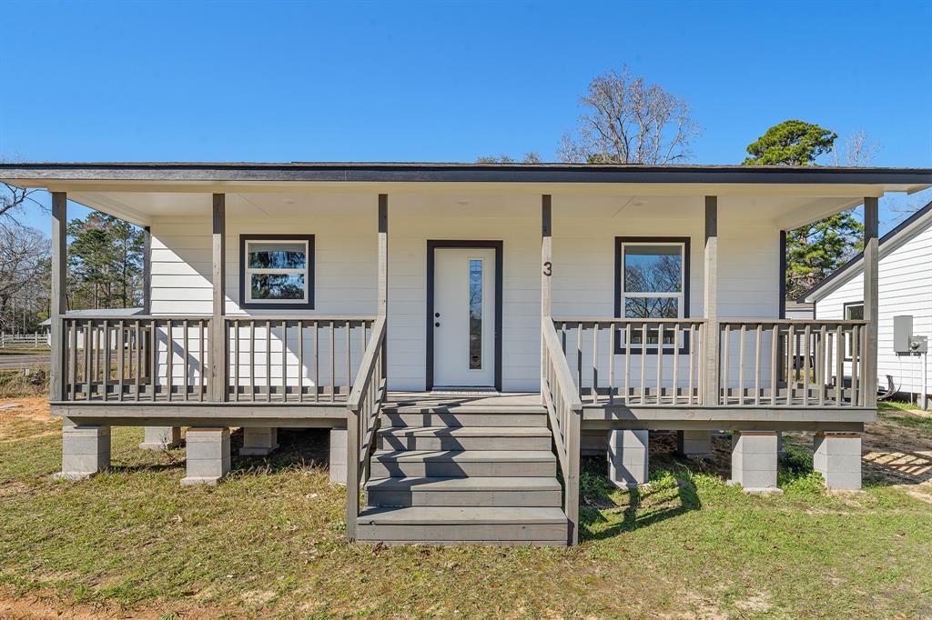 871 TX-150 in Coldspring, TX - Foto de edificio