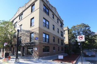 705 W Brompton Ave, Unit A06C in Chicago, IL - Building Photo
