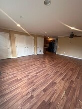 37 Weatherby Ln in Central Islip, NY - Foto de edificio - Building Photo