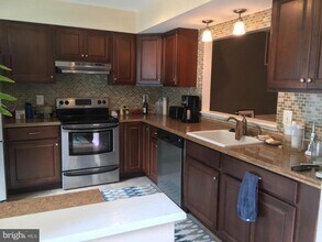 11556 Summer Oak Dr in Germantown, MD - Building Photo - Building Photo