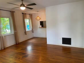 2811 SW 35th Ave in Miami, FL - Building Photo - Building Photo