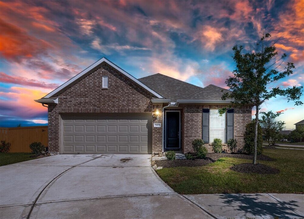 2411 Ocean Key Dr in La Marque, TX - Foto de edificio