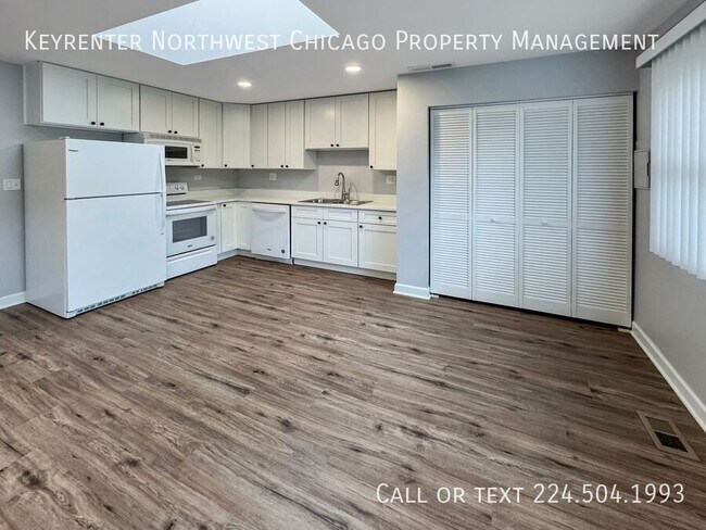 740 Portree Ln in Lake Zurich, IL - Building Photo - Building Photo