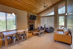 property at 1400 W Navajo Ln