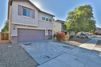 5753 W Milada Dr in Phoenix, AZ - Building Photo - Building Photo