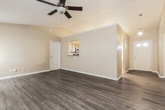1418 Green Spring Way in Greenwood, IN - Building Photo - Building Photo