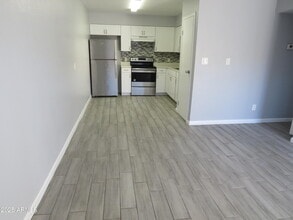 2726 E Tierra Buena Ln in Phoenix, AZ - Building Photo - Building Photo