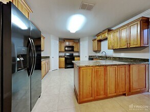 10323 Frog Pond Dr in Riverview, FL - Building Photo - Building Photo