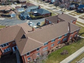 21519 Kingsville St in Harper Woods, MI - Building Photo - Building Photo