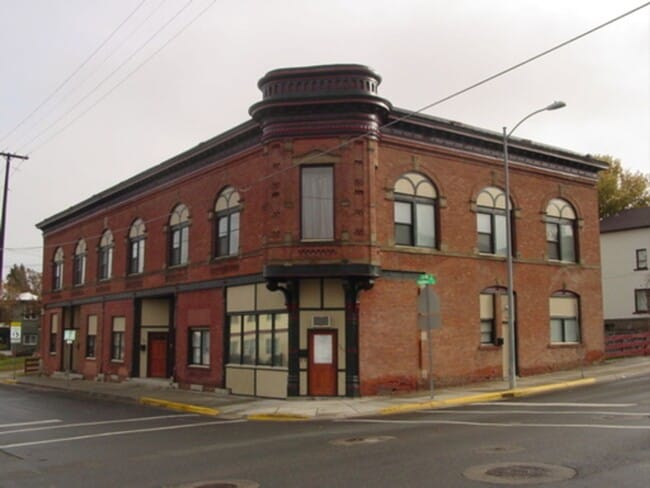 property at 303 N Warren St