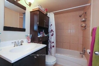 1 Quaiser Crt in Guelph, ON - Building Photo - Building Photo