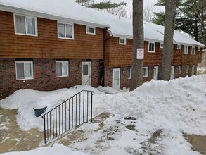 526 East Ave in Lewiston, ME - Foto de edificio - Building Photo