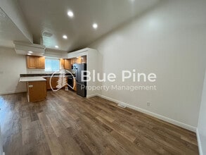 3794 John Adams Pkwy in Ammon, ID - Building Photo - Building Photo