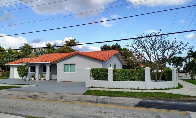 3531 SW 94th Ave in Miami, FL - Building Photo - Building Photo