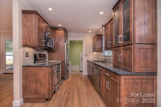 3800 Champaign St in Charlotte, NC - Building Photo - Building Photo