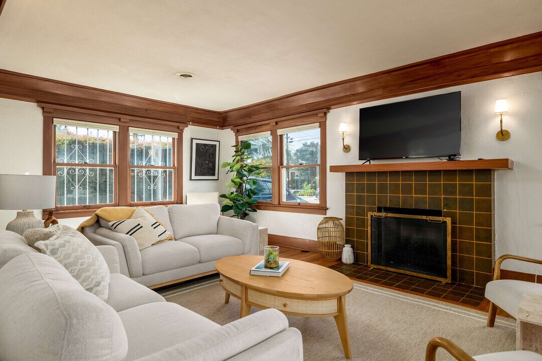 3931 Falcon St in San Diego, CA - Building Photo