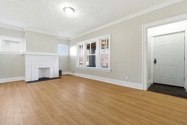 13806 Coit Rd in Cleveland, OH - Foto de edificio - Building Photo