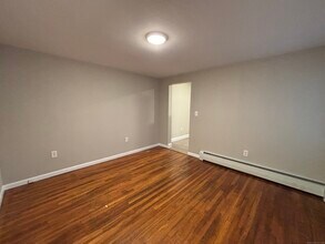 213 Golden Hill St in Bridgeport, CT - Building Photo - Building Photo