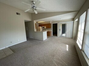 1063 S Hiawassee Rd in Orlando, FL - Foto de edificio - Building Photo