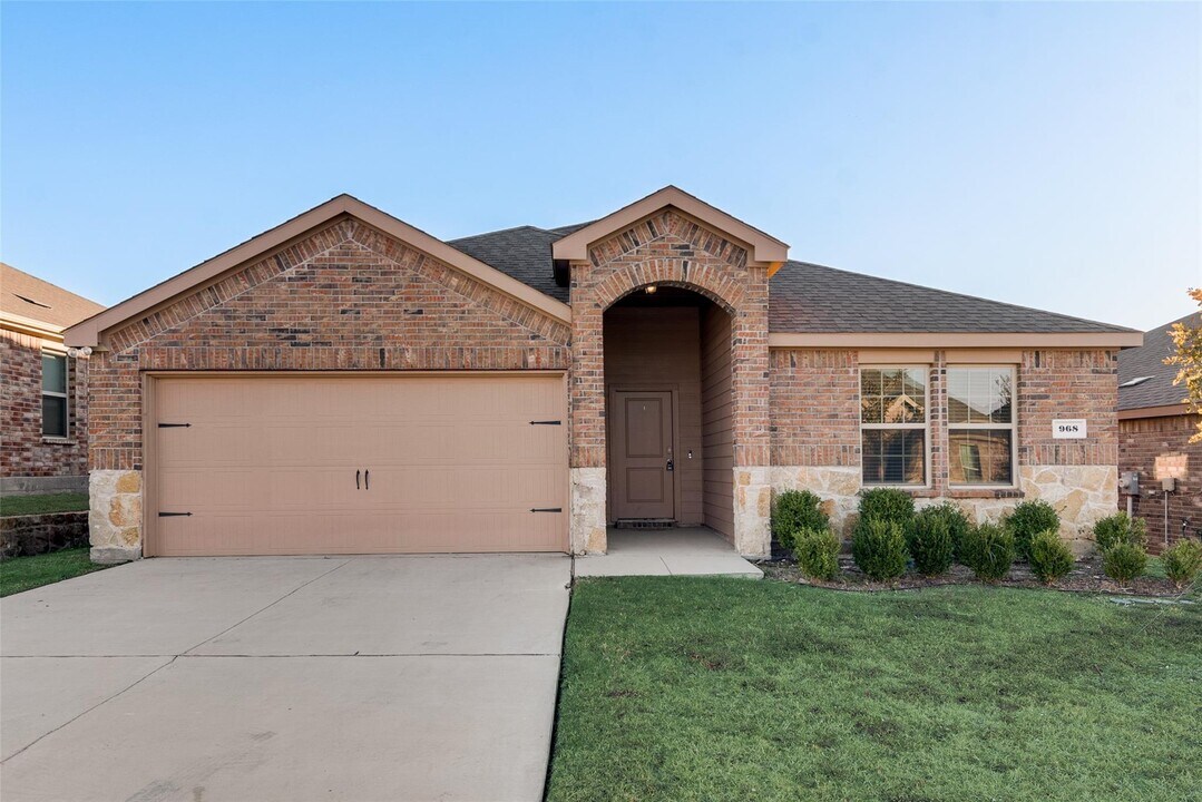 968 English Dr in Krugerville, TX - Building Photo