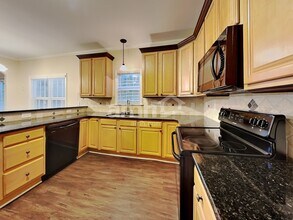 483 Quick Silver Dr in Winston-Salem, NC - Foto de edificio - Building Photo