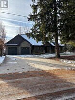 42267 Southdale Line in Central Elgin, ON - Building Photo