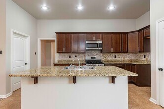 129 Gray Birch Lp in Youngsville, LA - Building Photo - Building Photo