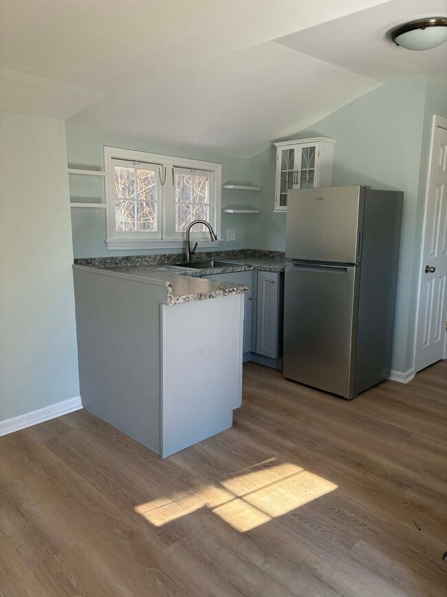 property at 11 West St