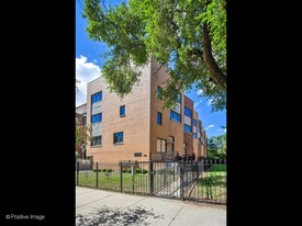 5210 S King Dr in Chicago, IL - Building Photo