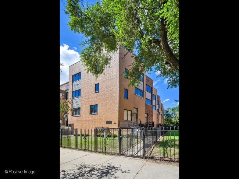 5210 S King Dr in Chicago, IL - Building Photo