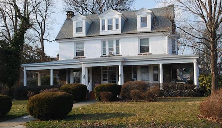 107 E Ridley Ave in Ridley Park, PA - Foto de edificio