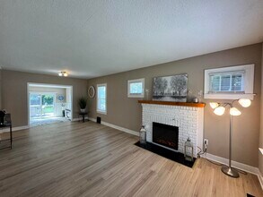 1893 Emily Ct in Auburn Hills, MI - Building Photo - Building Photo