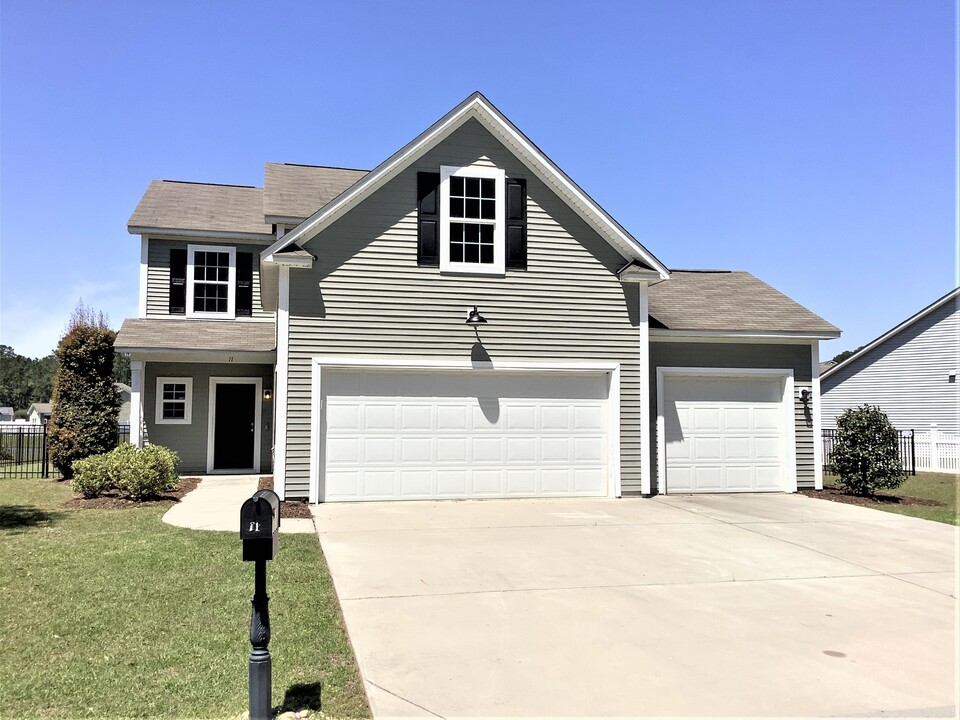 11 Swamp White Oak Dr in Bluffton, SC - Building Photo